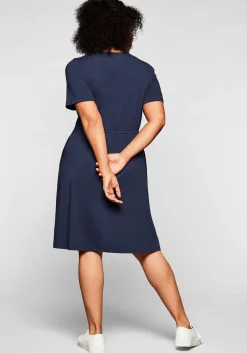 Jerseykleid mit Cut-out am Ausschnitt<sheego Sale