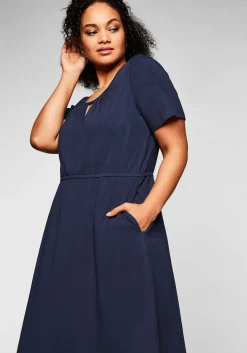 Jerseykleid mit Cut-out am Ausschnitt<sheego Sale