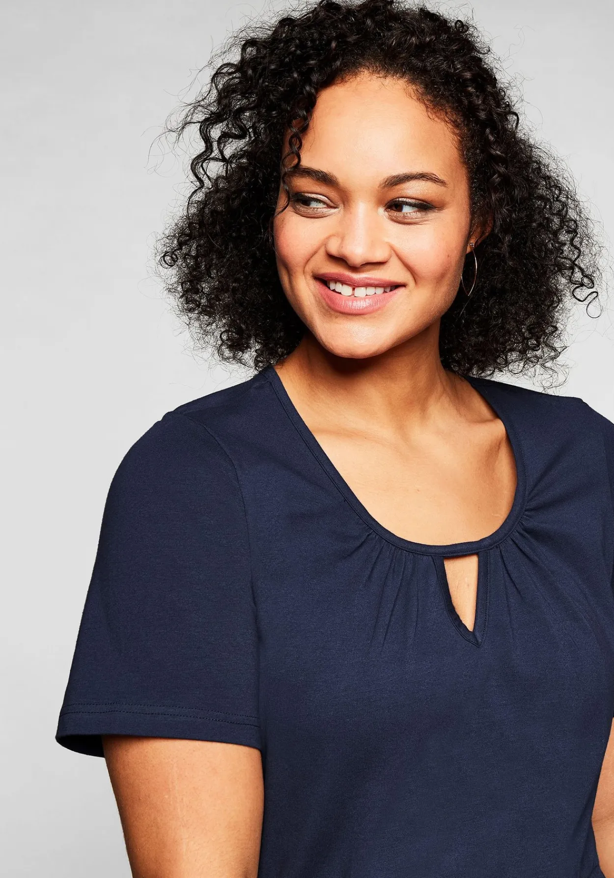 Jerseykleid mit Cut-out am Ausschnitt<sheego Sale