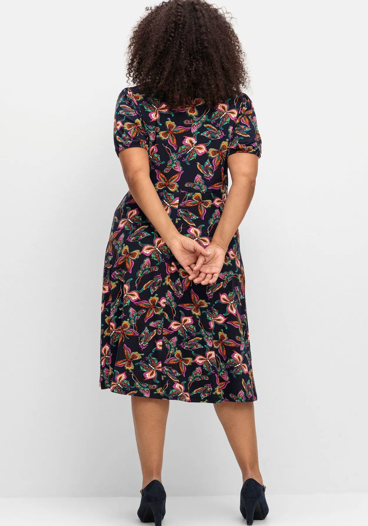 Jerseykleid mit Karree-Ausschnitt und Alloverprint<sheego by Joe Browns Online