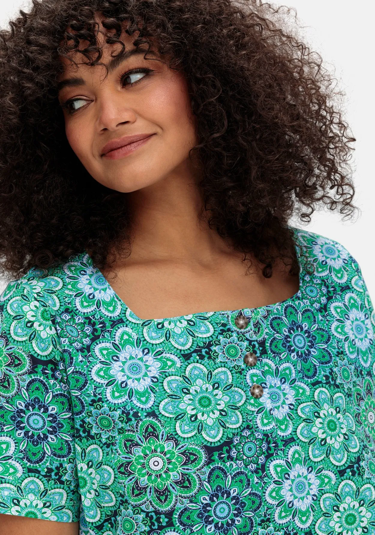 Jerseyshirt mit Blumendruck und Karreeausschnitt<sheego Online