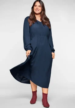 Kleid in Crêpe-Qualität, mit Smok-Einsätzen<sheego New