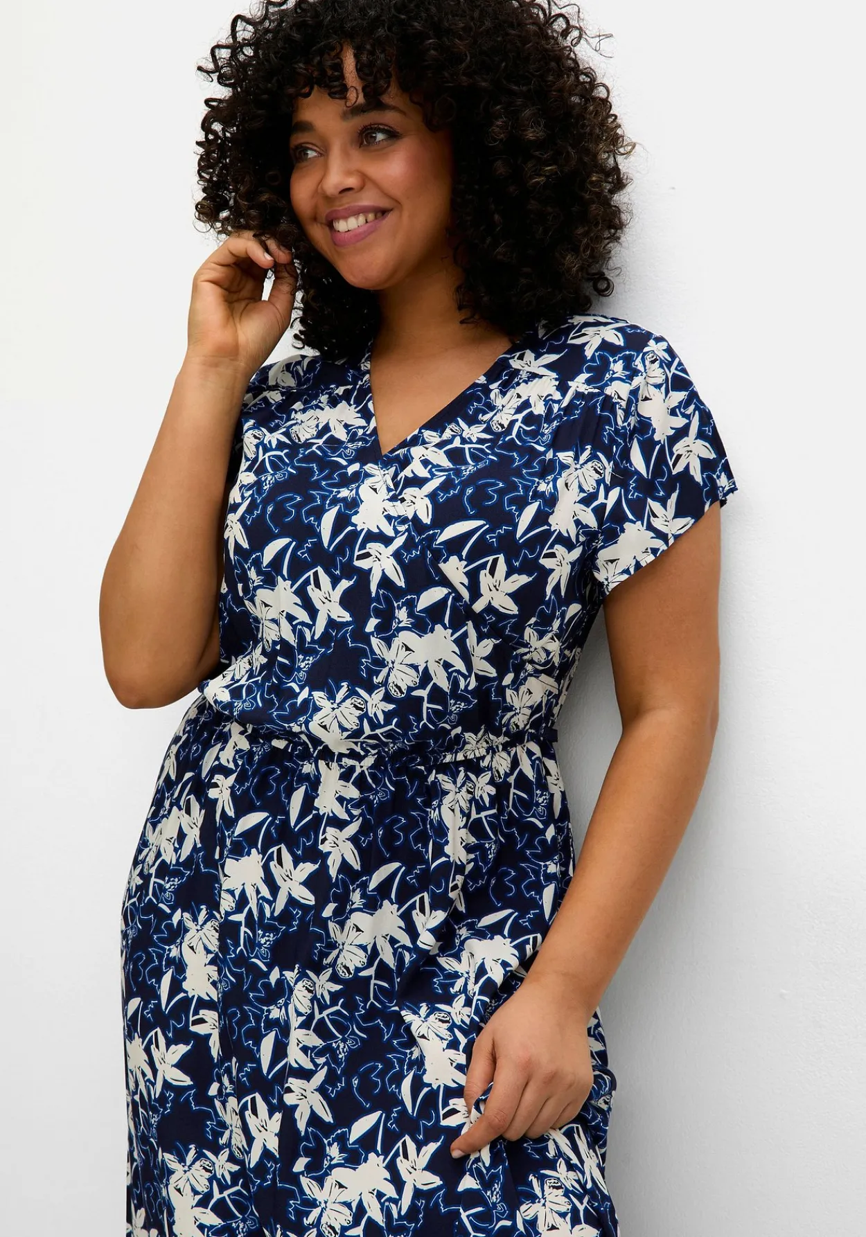 Kleid in Wickeloptik, mit Alloverdruck<sheego Clearance