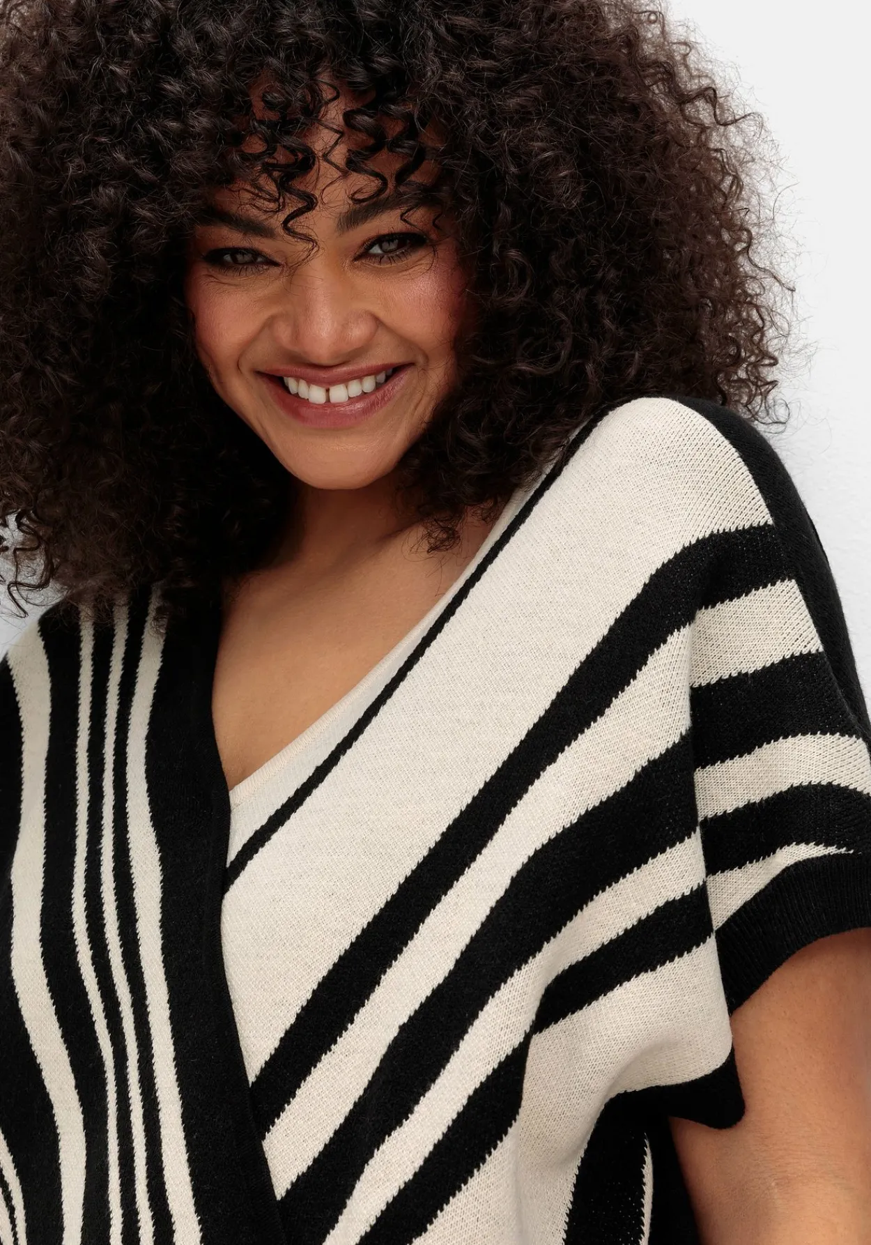 Kurzarm-Pullover mit Jacquard-Streifen<sheego Online