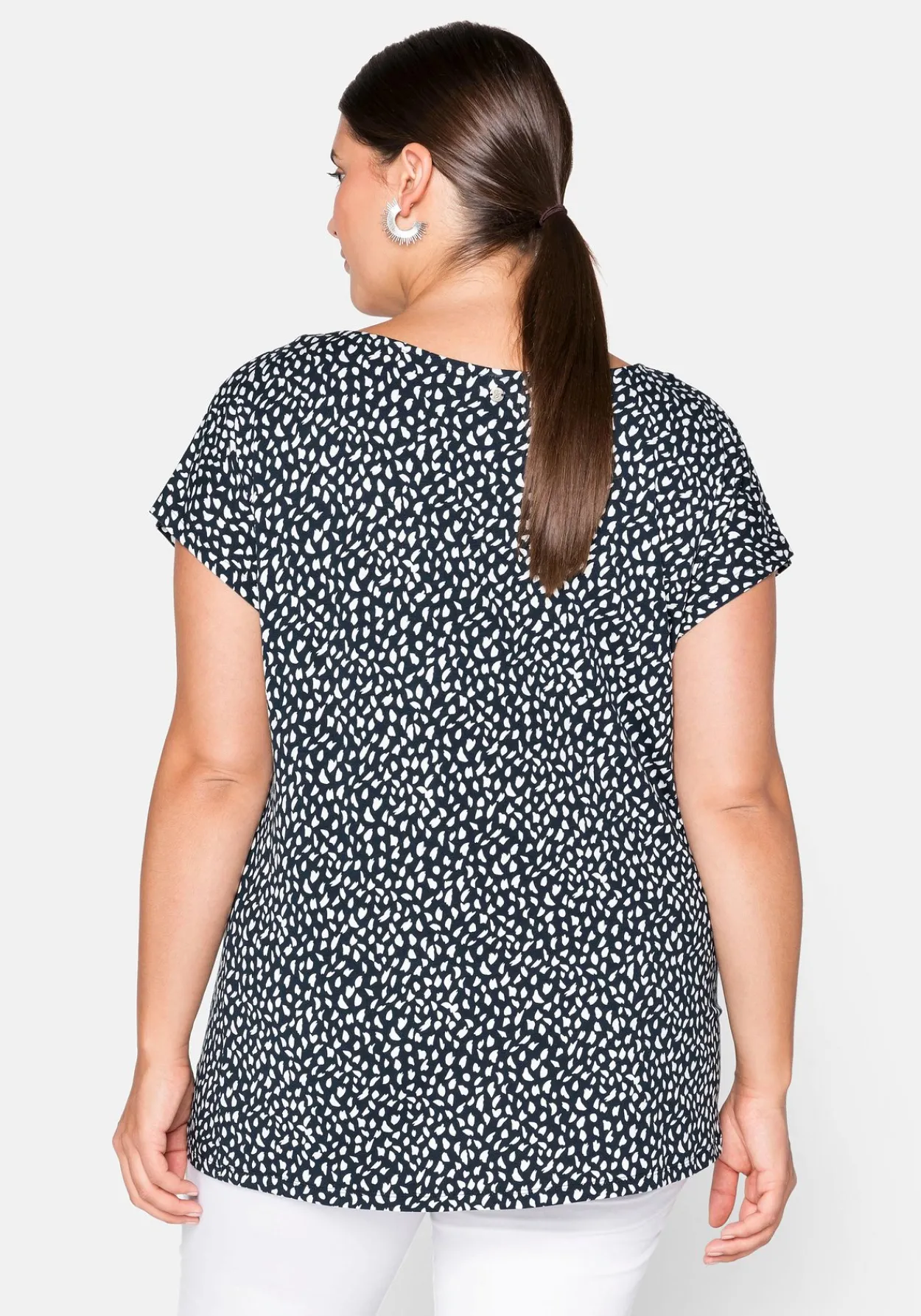 Kurzarmshirt mit Alloverdruck und seitlichen Falten<sheego Online