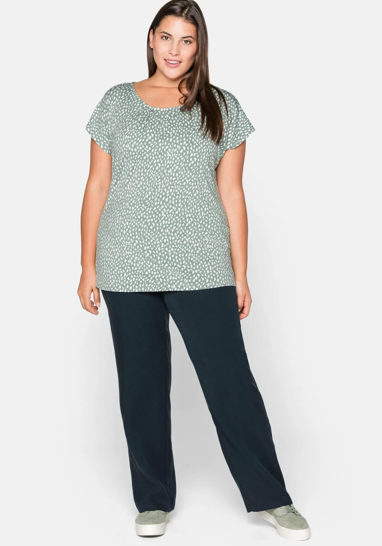Kurzarmshirt mit Alloverdruck und seitlichen Falten<sheego Hot