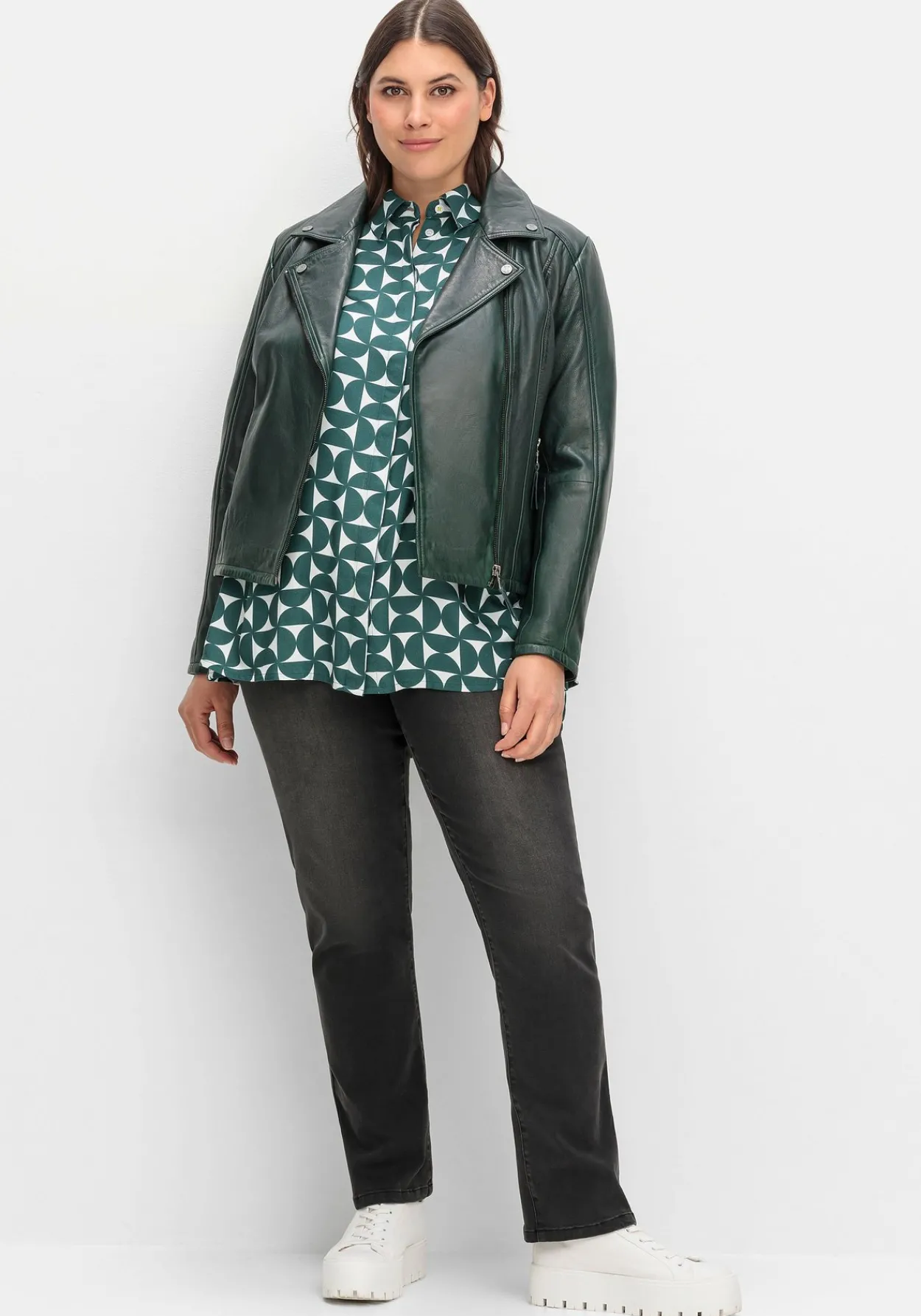 Kurze Lederjacke aus Lammnappa, im Biker-Stil<sheego Online