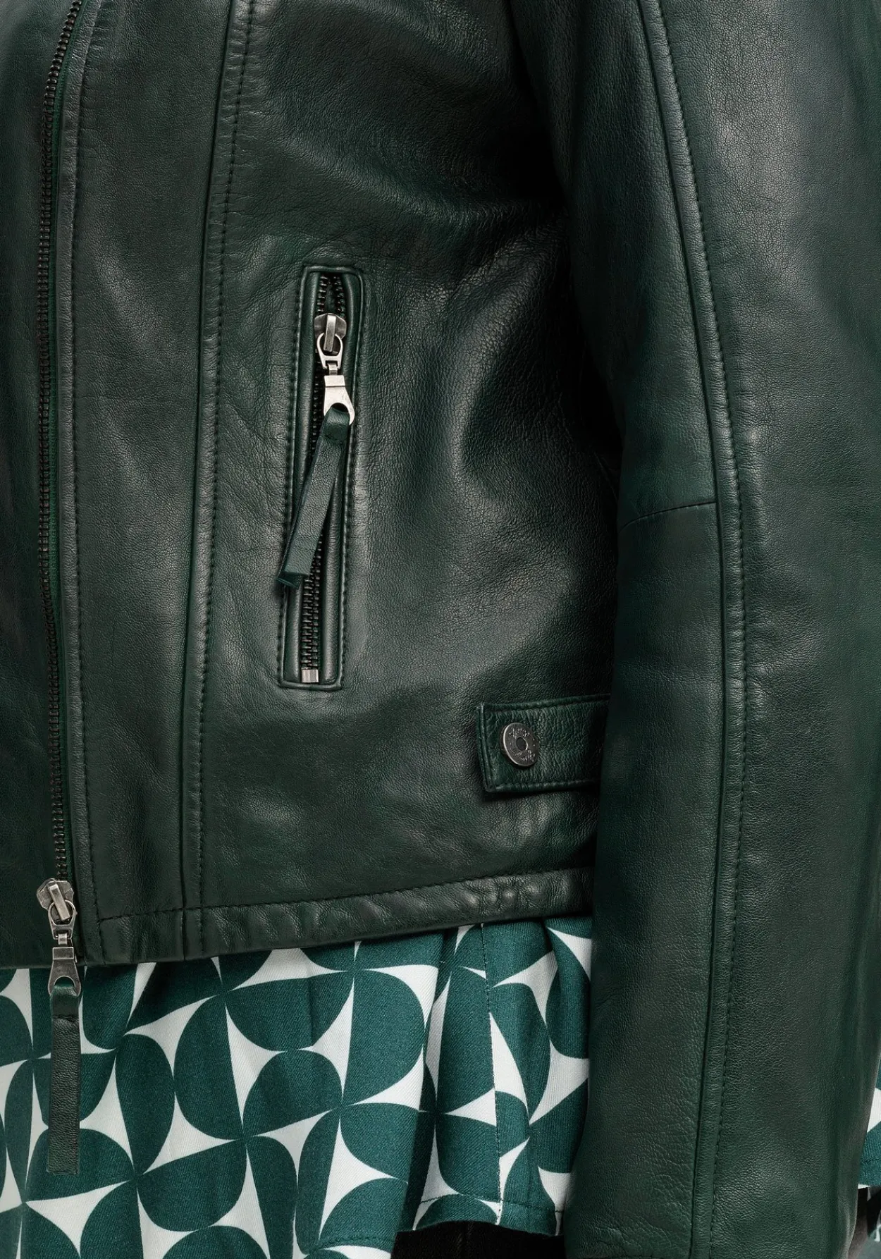 Kurze Lederjacke aus Lammnappa, im Biker-Stil<sheego Online