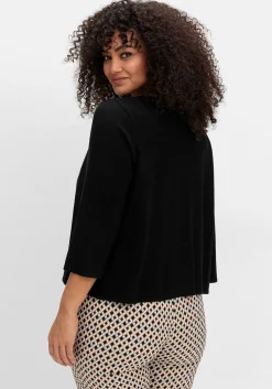 Kurze Strickjacke mit Zierspange am Ausschnitt<sheego Hot