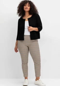 Kurze Strickjacke mit Zierspange am Ausschnitt<sheego Hot
