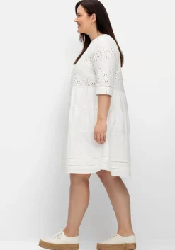 Kurzes Kleid mit Lochstickerei und Ajourmuster<sheego Outlet