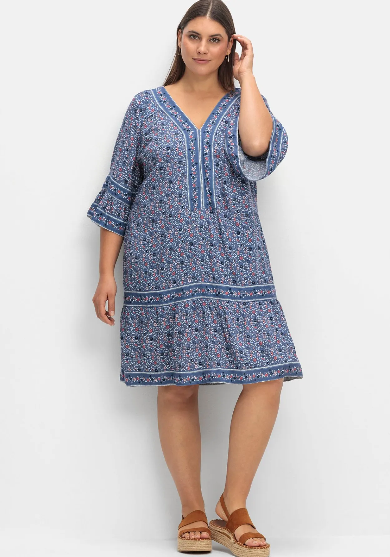 Kurzes Tunikakleid mit Zierband-Details<sheego Discount