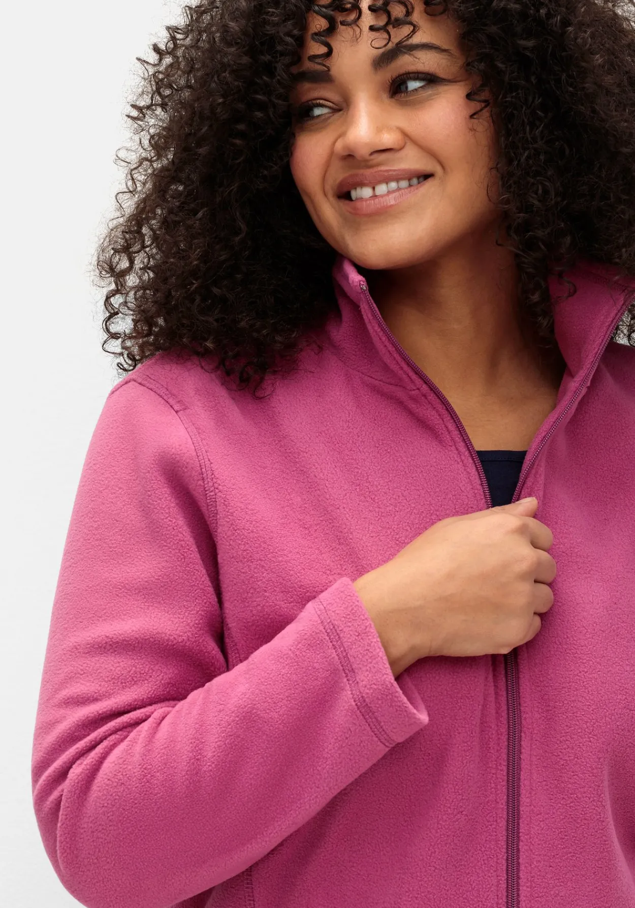 Kuschelige Fleecejacke mit Reißverschluss<sheego Fashion