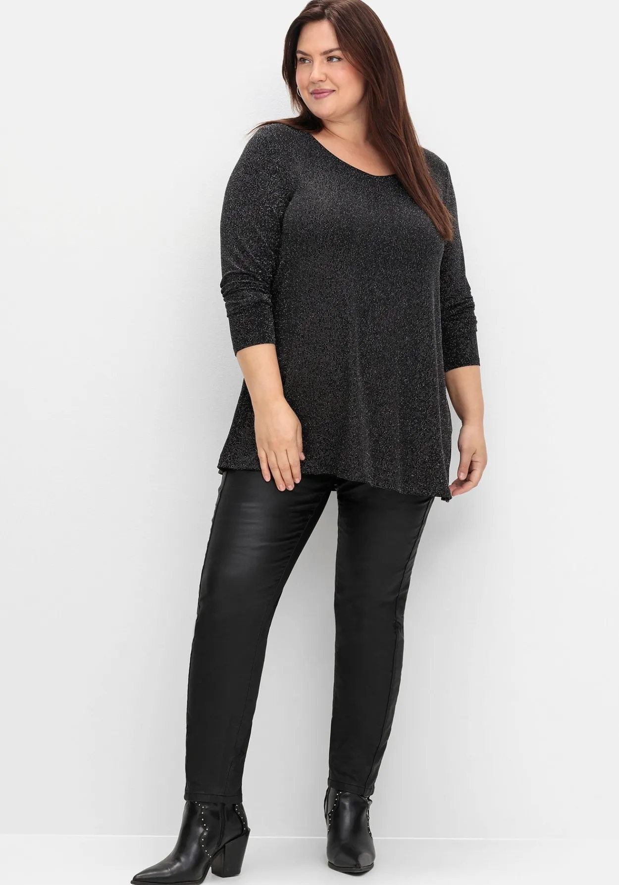 Langarmshirt mit Glitzereffekt, in A-Linie<sheego Online
