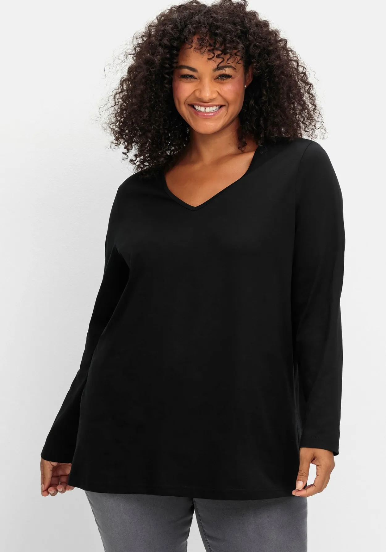 Langarmshirt mit V-Ausschnitt, in leichter A-Linie<sheego New