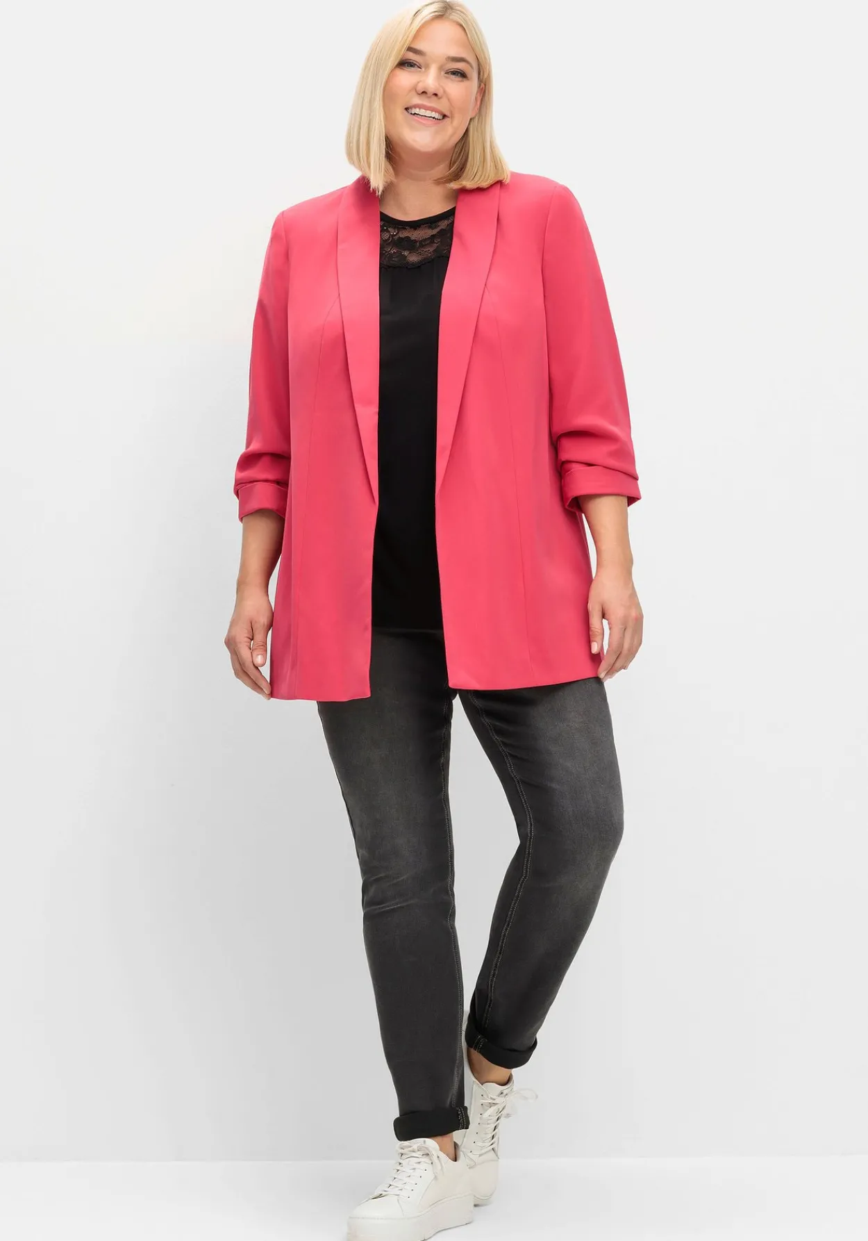 Langer Blazer mit Schalkragen und gerafftem 3/4-Arm<sheego Online