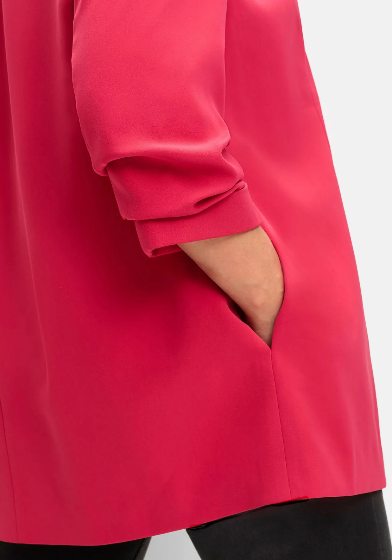 Langer Blazer mit Schalkragen und gerafftem 3/4-Arm<sheego Online