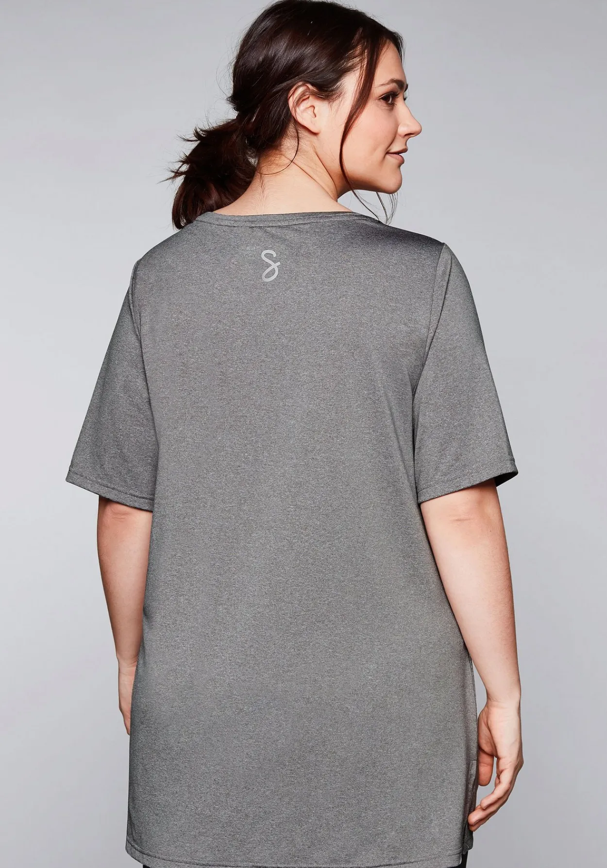 Langes Funktionsshirt mit seitlichen Schlitzen<sheego Best