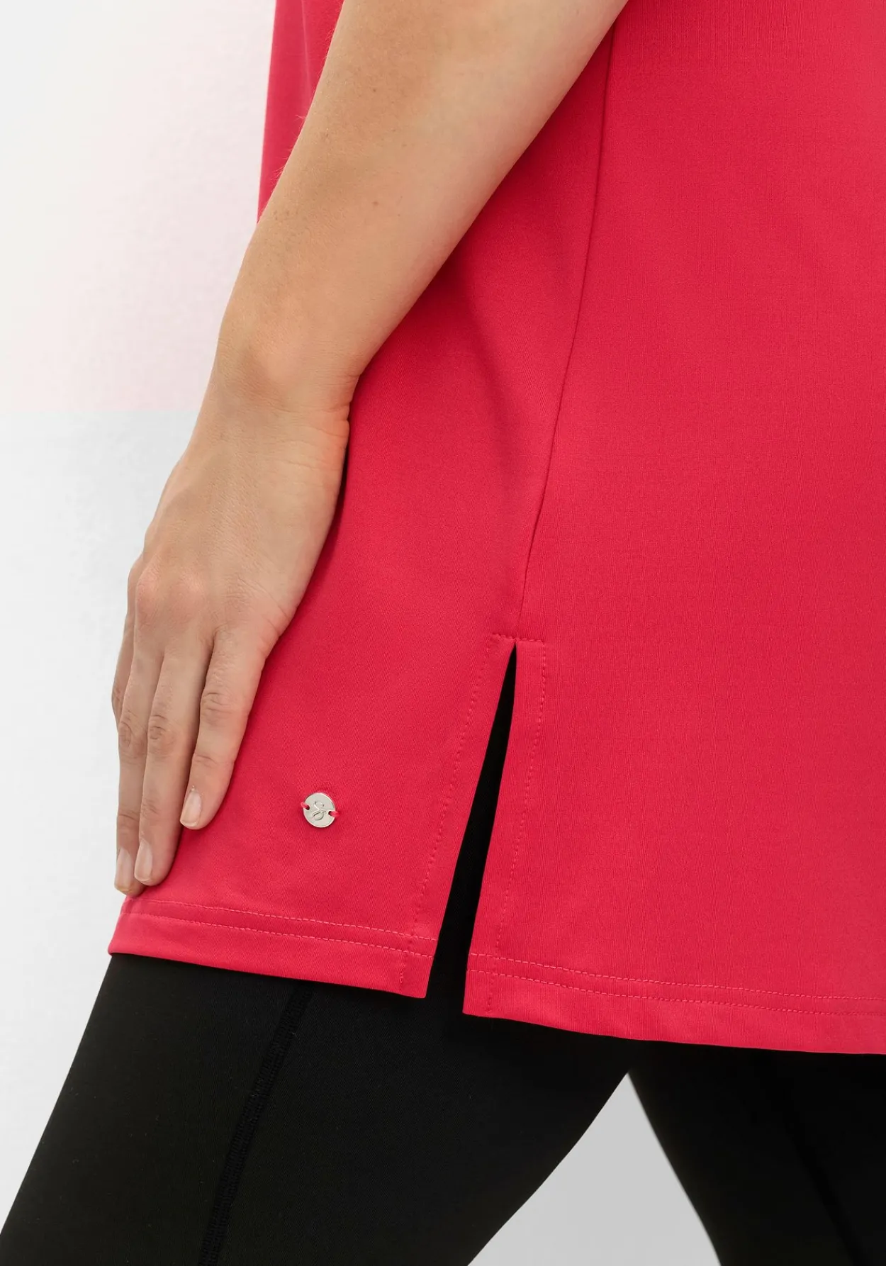 Langes Funktionsshirt mit seitlichen Schlitzen<sheego New
