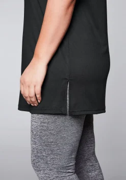 Langes Funktionsshirt mit seitlichen Schlitzen<sheego Online