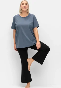 Langes Yogashirt in Lagenoptik, mit Lotusdruck hinten<sheego Discount