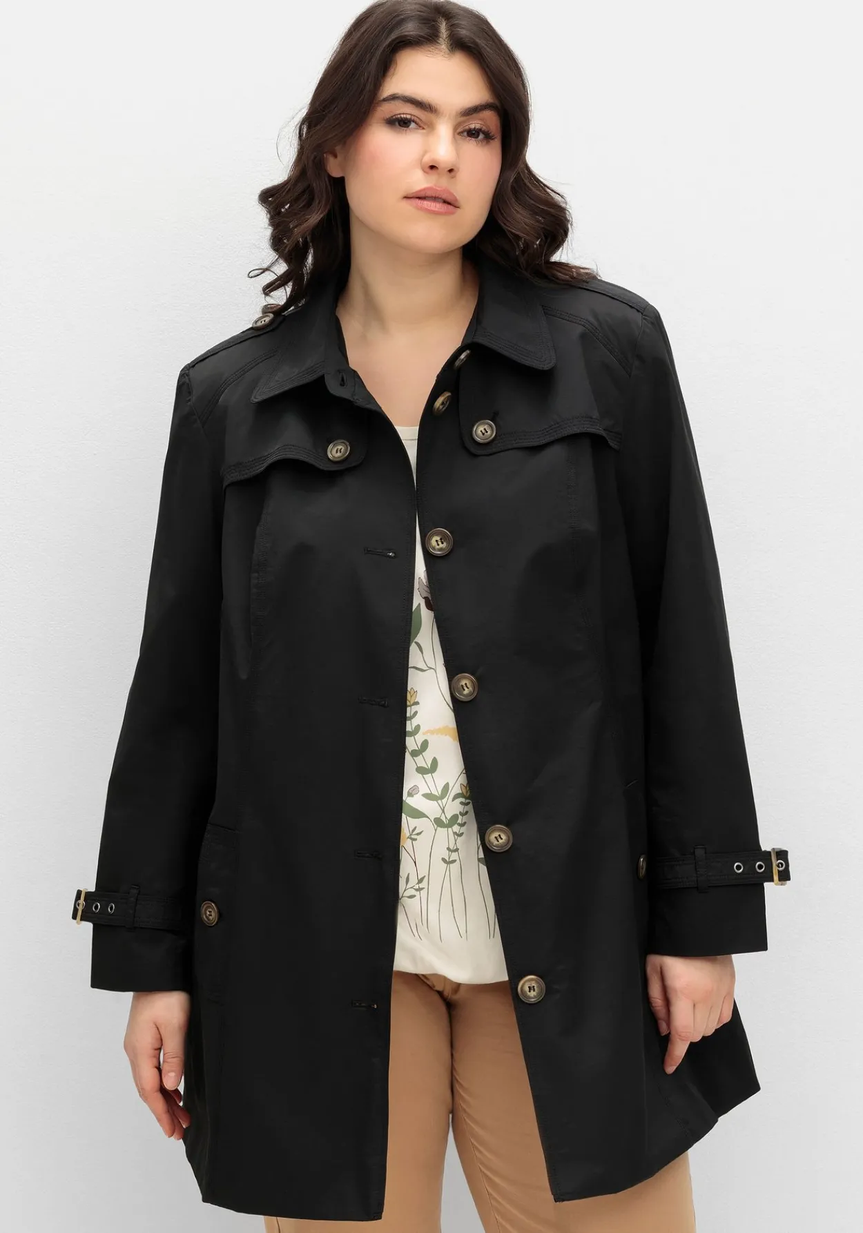 Leicht glänzende Longjacke im Trenchcoat-Stil<sheego Clearance