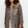 Leicht glänzende Longjacke im Trenchcoat-Stil<sheego Hot