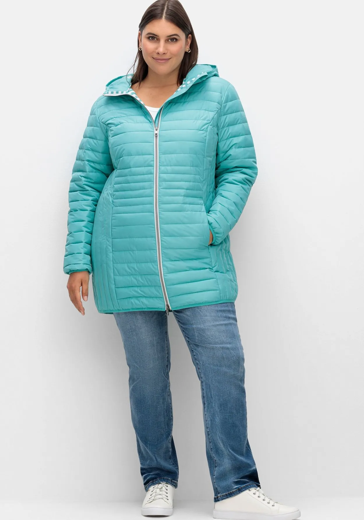 Leicht wattierte Longsteppjacke mit Kapuze<sheego Best
