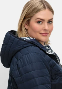 Leicht wattierte Longsteppjacke mit Kapuze<sheego Outlet
