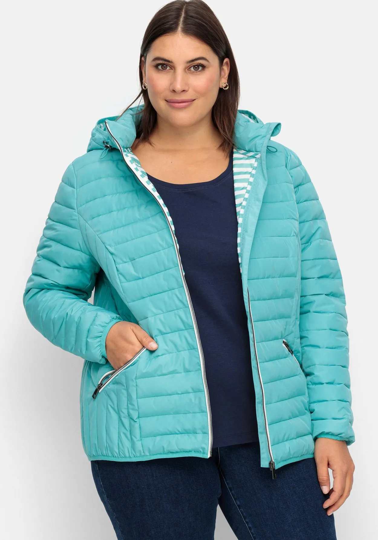Leichte Steppjacke mit abnehmbarer Kapuze<sheego Discount