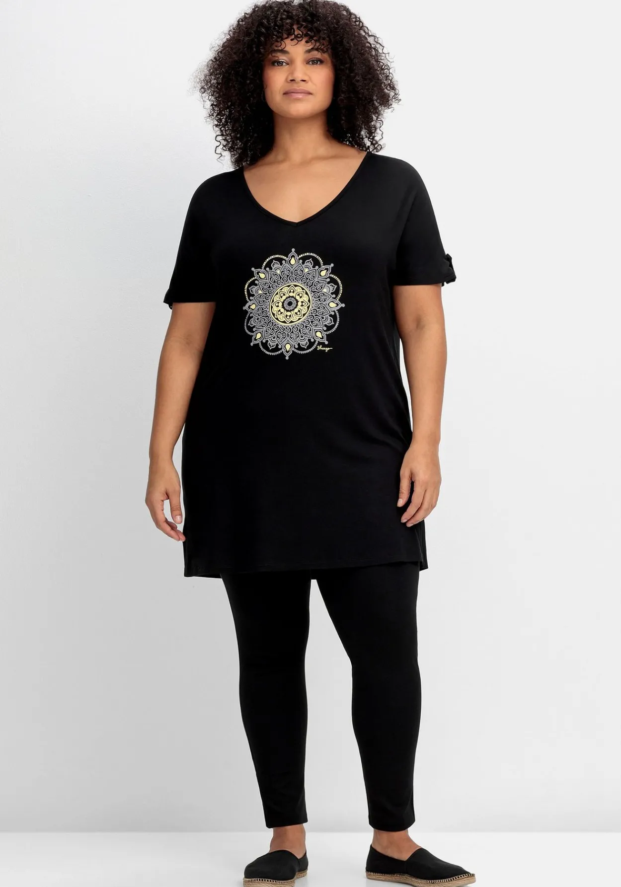 Longshirt mit Frontdruck, in Oversized-Form<sheego Hot