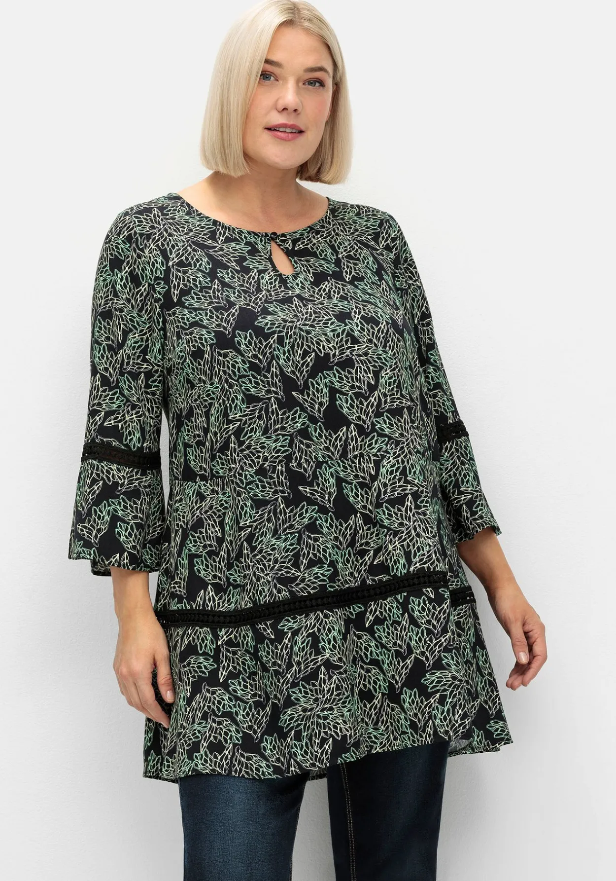 Longtunika mit floralem Print und Lochmusterdetails<sheego Best