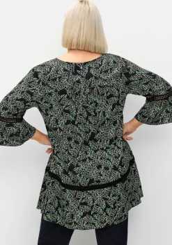 Longtunika mit floralem Print und Lochmusterdetails<sheego Best