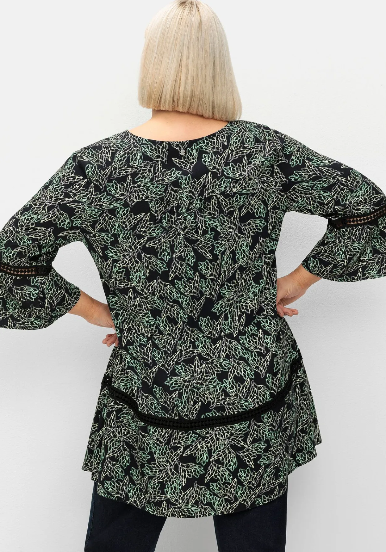 Longtunika mit floralem Print und Lochmusterdetails<sheego Best