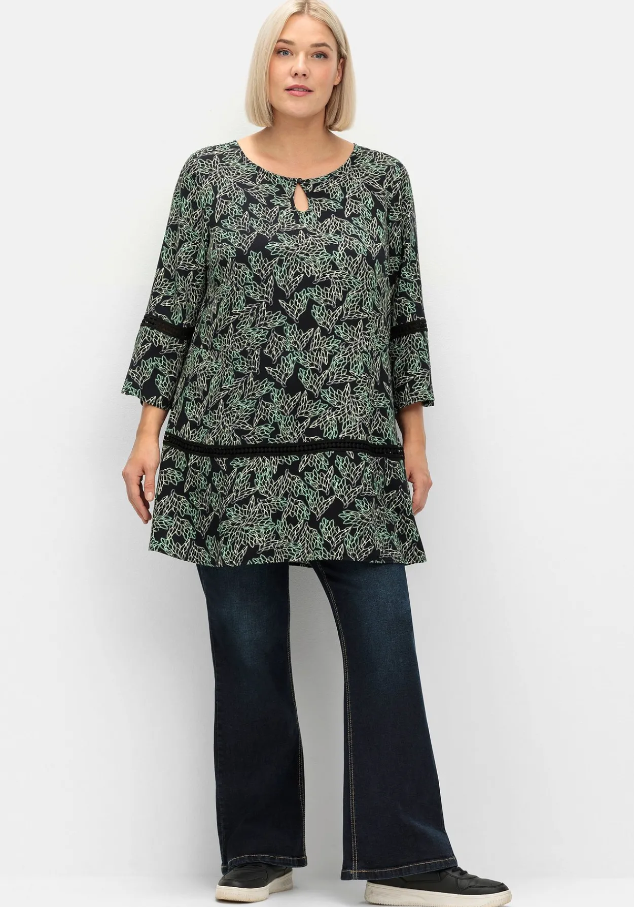 Longtunika mit floralem Print und Lochmusterdetails<sheego Best