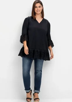 Longtunika mit Lochmusterdetails und Volantspitze<sheego Discount