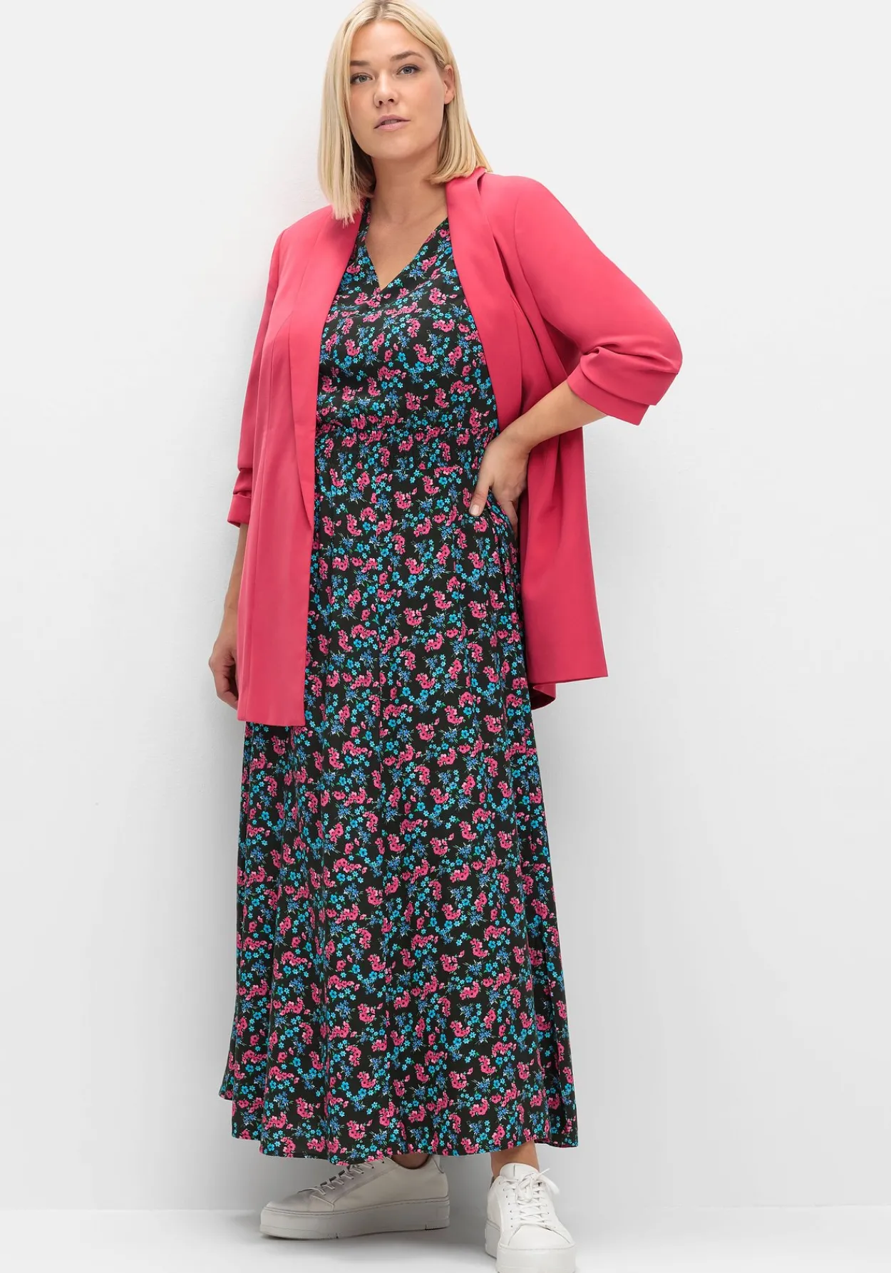 Maxikleid mit Alloverdruck und gesmokter Taille<sheego Online