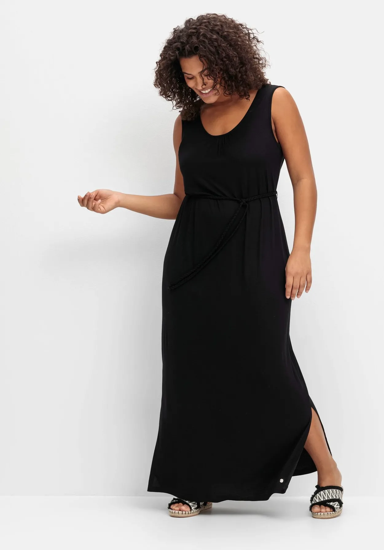 Maxikleid mit Bindegürtel und Rückenausschnitt<sheego Sale