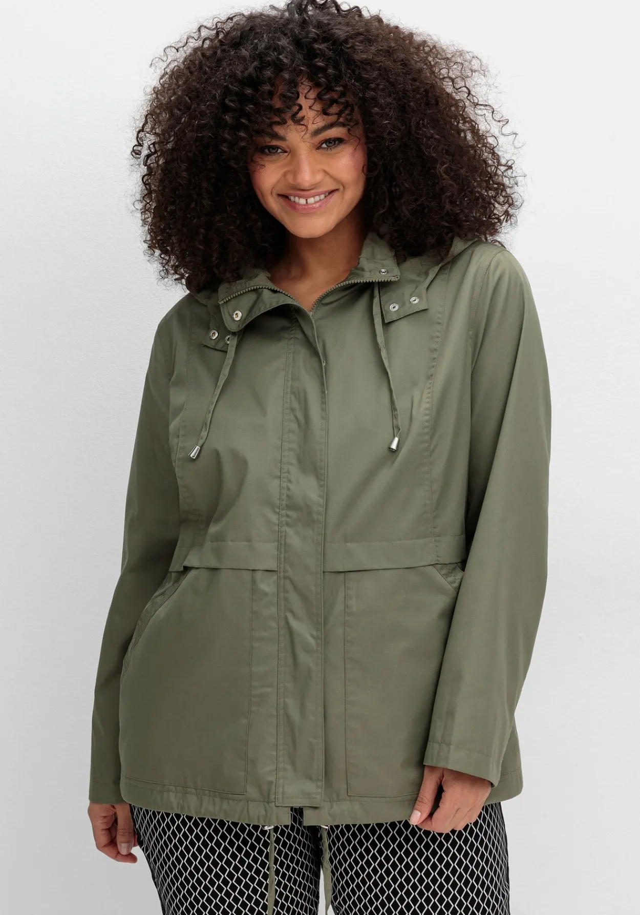 Outdoorjacke mit Kapuze und Stehkragen<sheego Discount