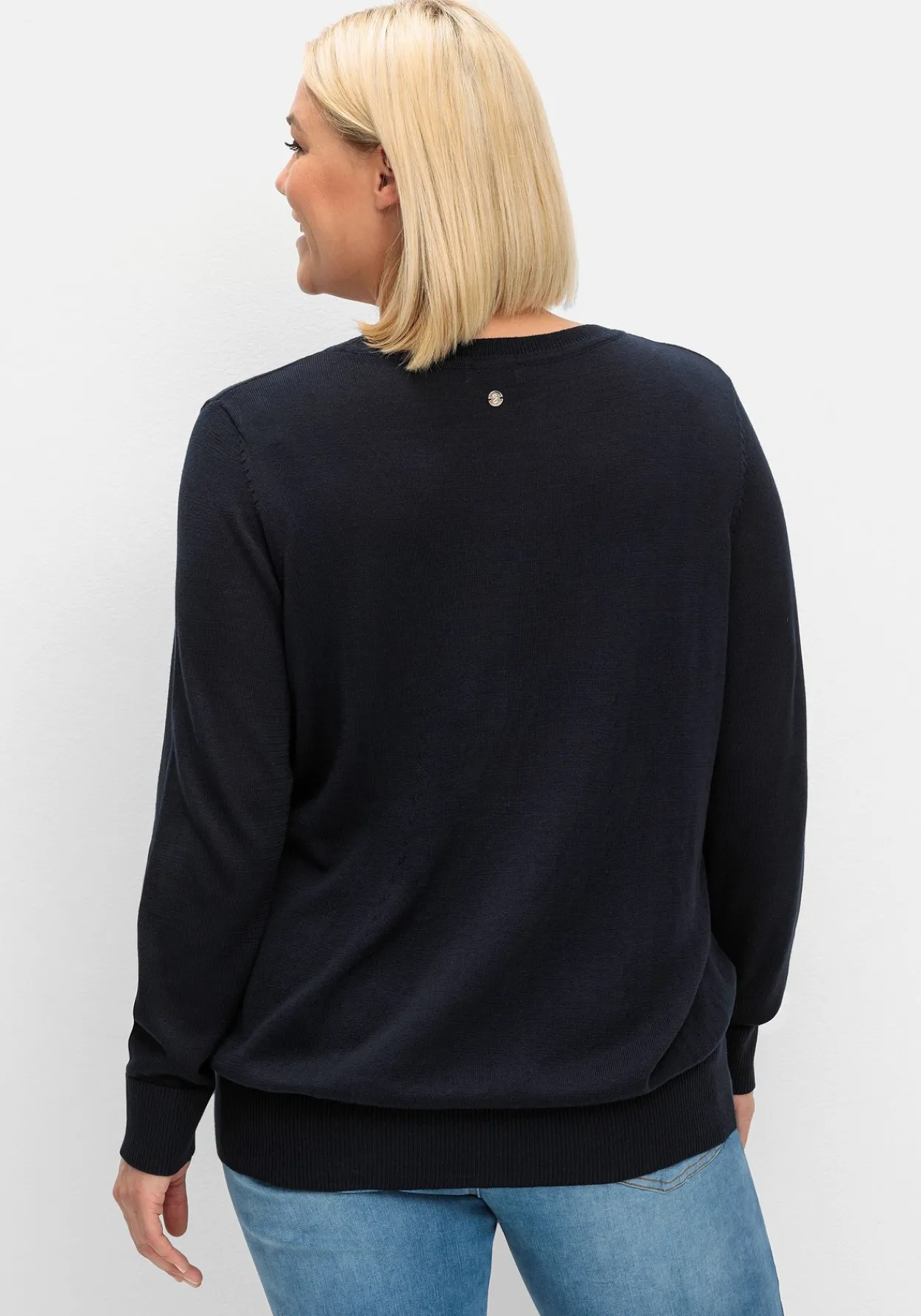 Pullover aus leichtem Strick, mit Rundhalsausschnitt<sheego Hot