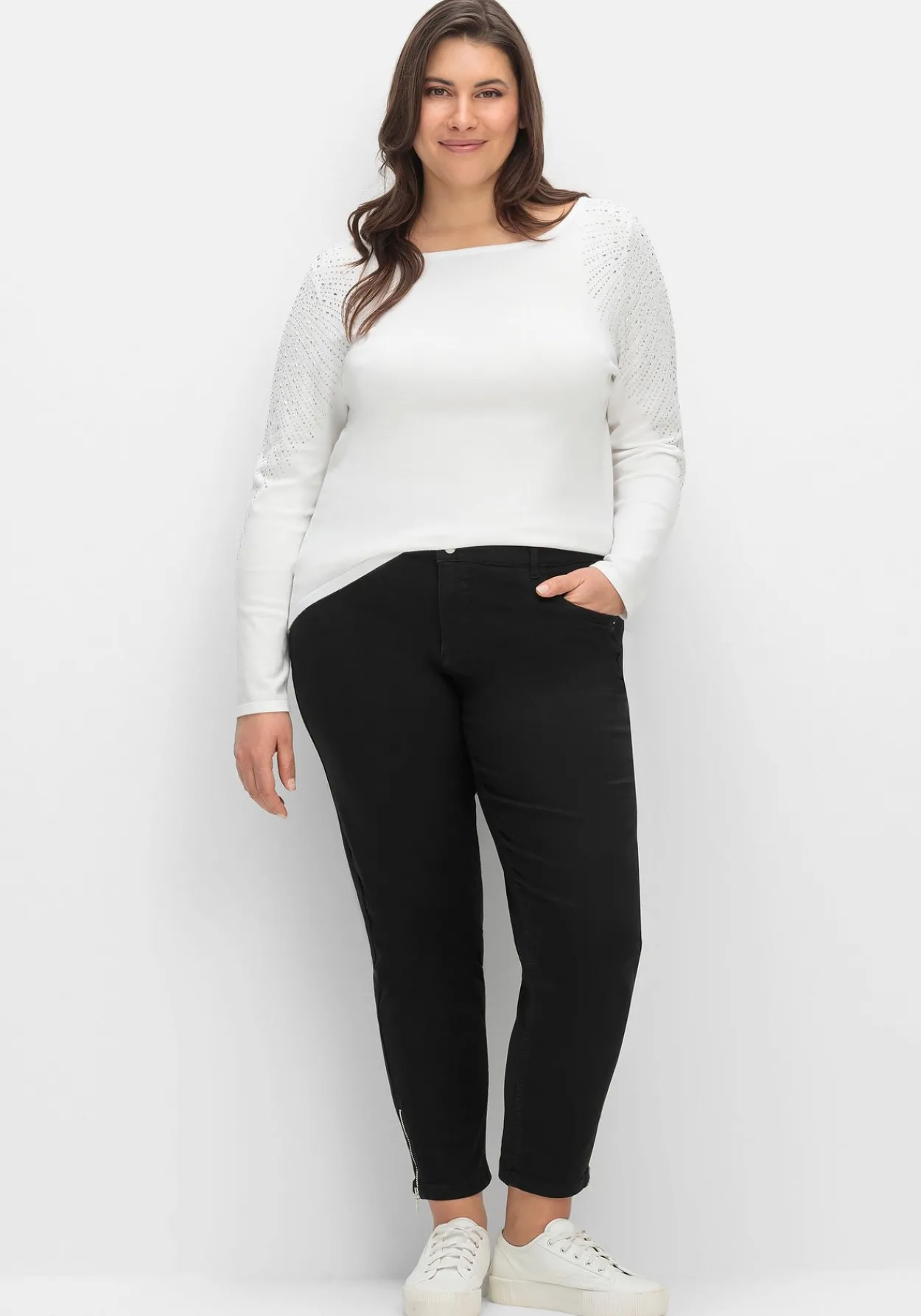 Pullover mit U-Boot-Ausschnitt und Glitzersteinen<CREATION L PREMIUM Hot