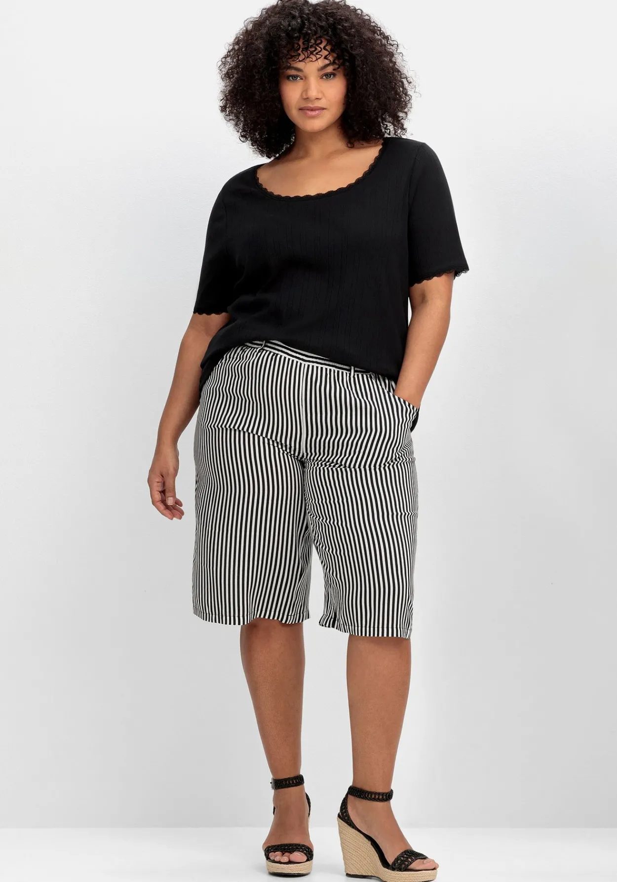 Rippshirt im Ajourmuster, mit Spitzendetails<sheego Hot