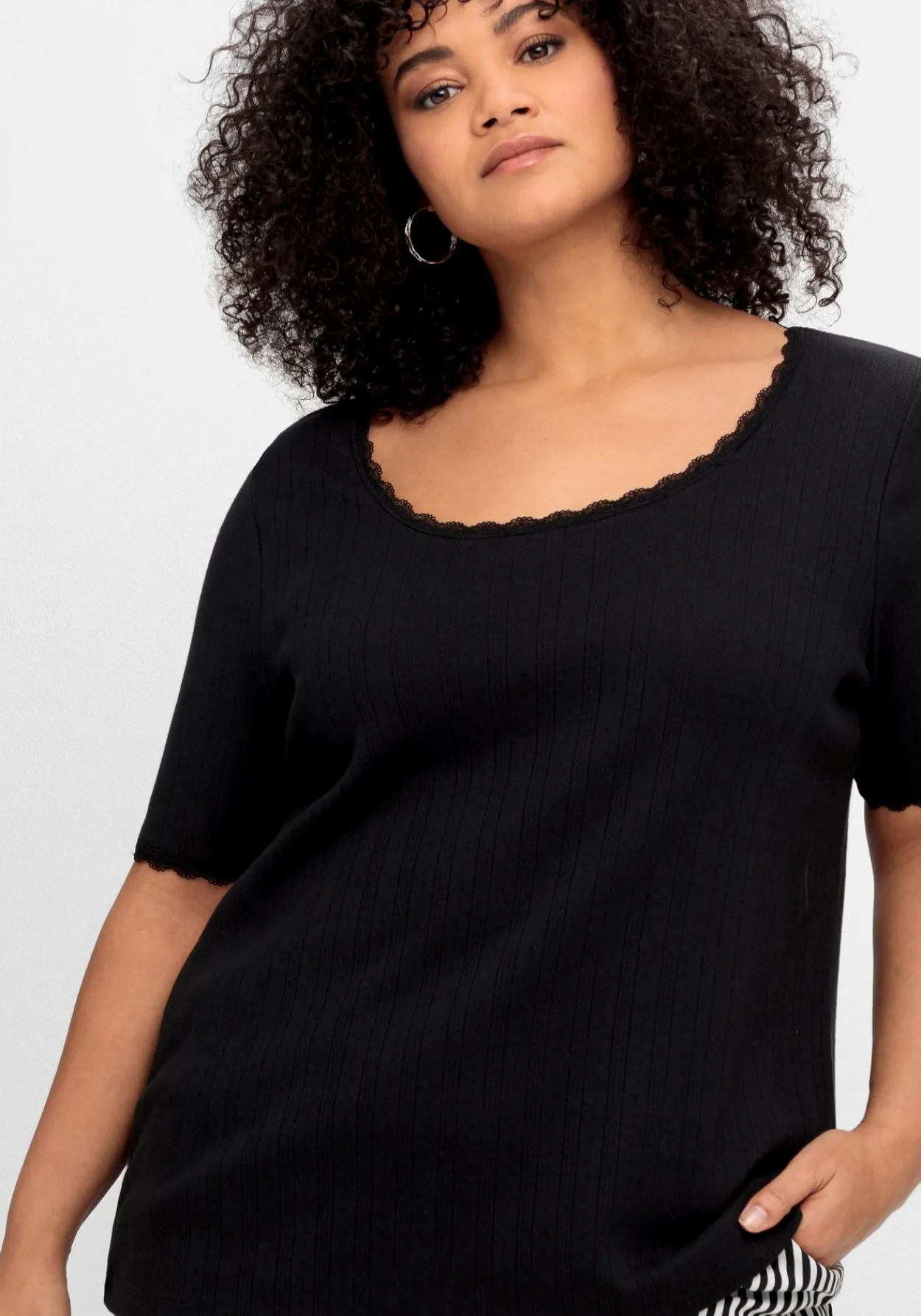 Rippshirt im Ajourmuster, mit Spitzendetails<sheego Hot