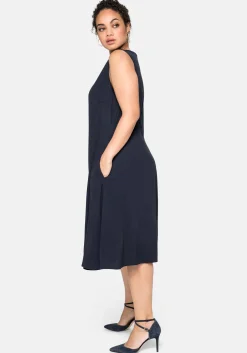 Ärmelloses Cocktailkleid mit Falten-Detail<sheego Outlet