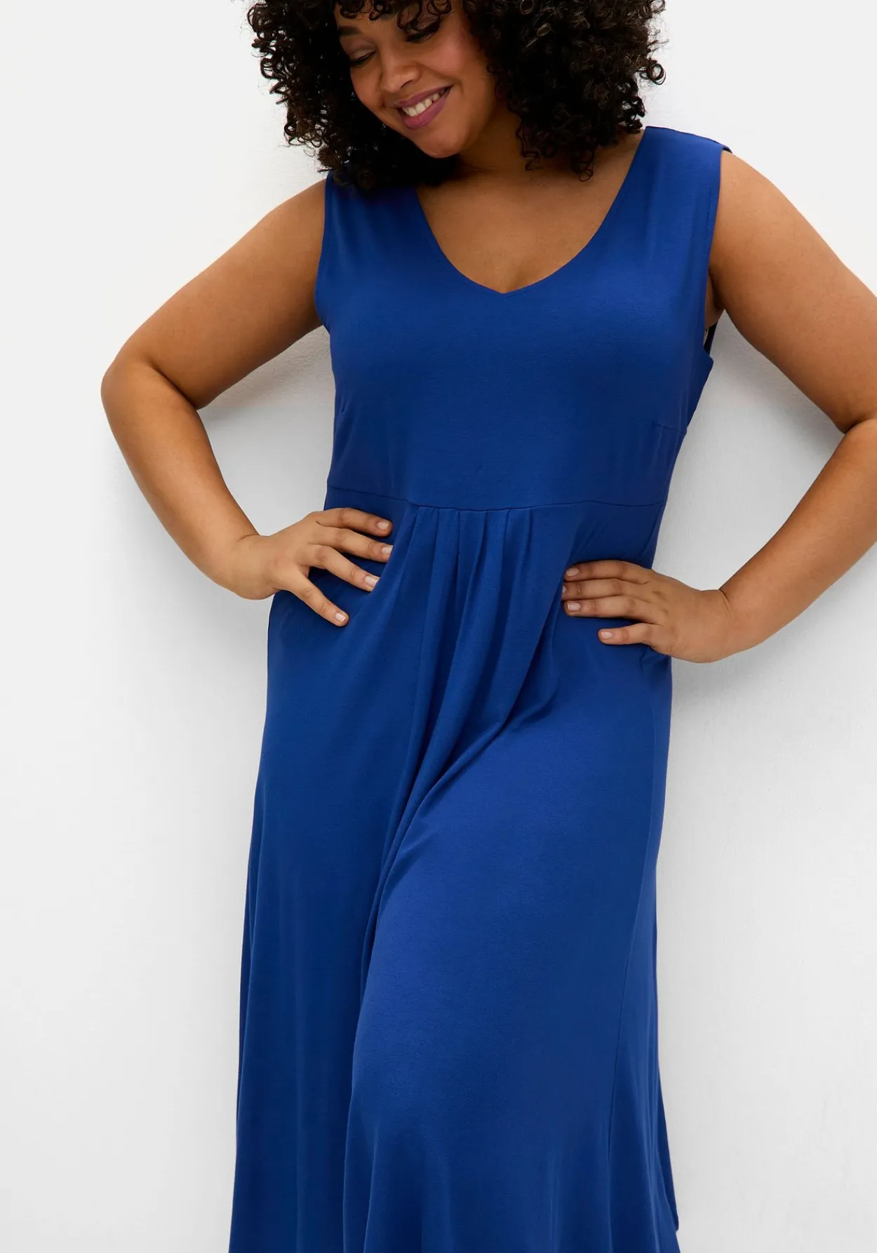 Ärmelloses Jerseykleid mit Raffung vorn<sheego Online
