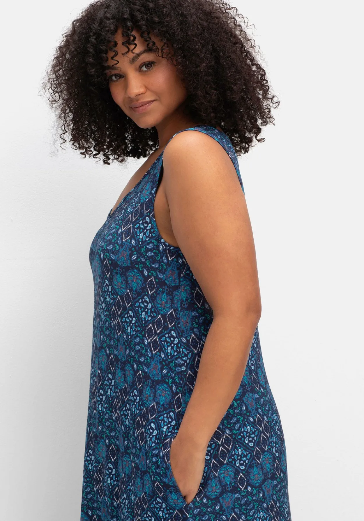 Ärmelloses Midi-Jerseykleid mit Ornamentprint<sheego New