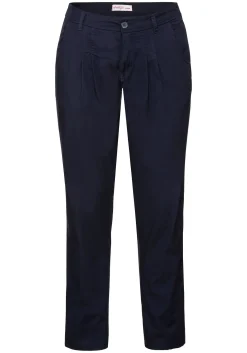Schmal zulaufende Chinohose mit Bundfalten<sheego Discount