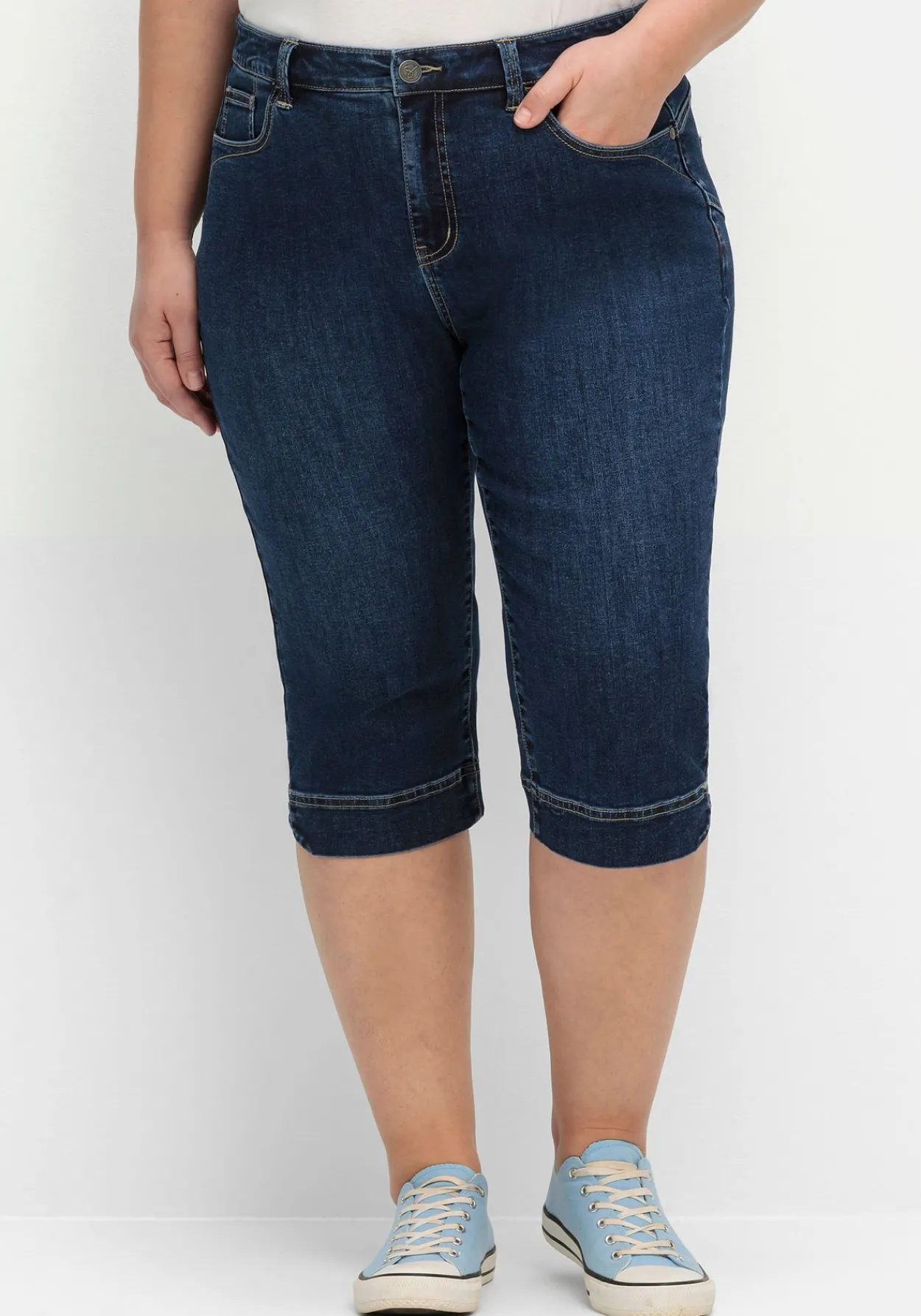 Schmale Caprijeans mit Push-up-Effekt, ultraflexibel<sheego Hot