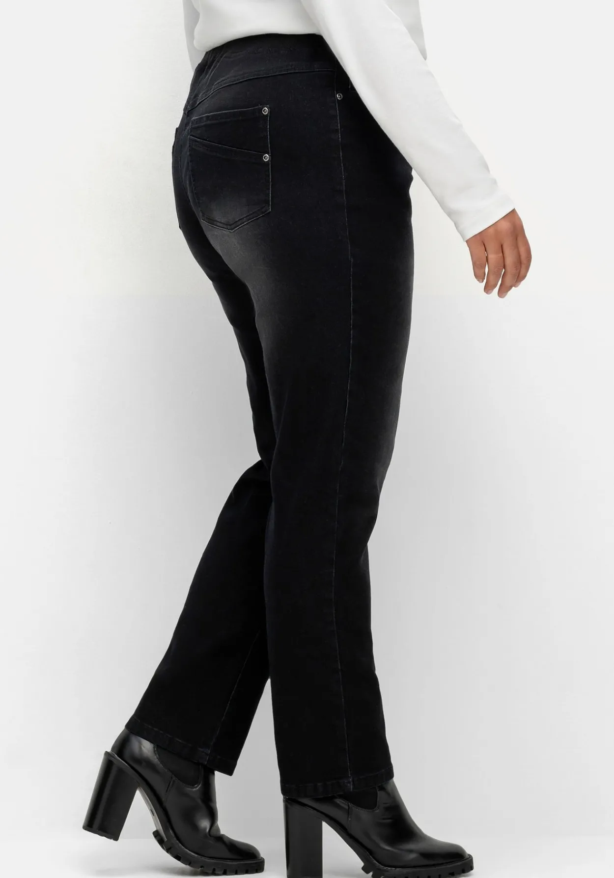 Schmale Jeans mit Rippstrick-Dehnbund<sheego Hot