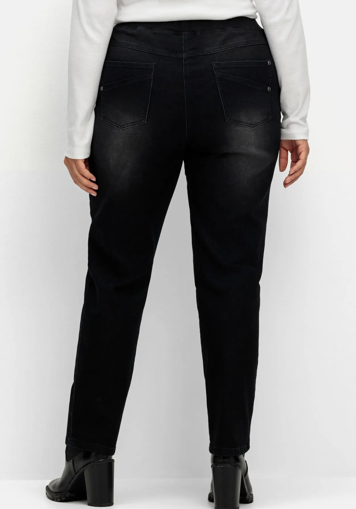 Schmale Jeans mit Rippstrick-Dehnbund<sheego Hot